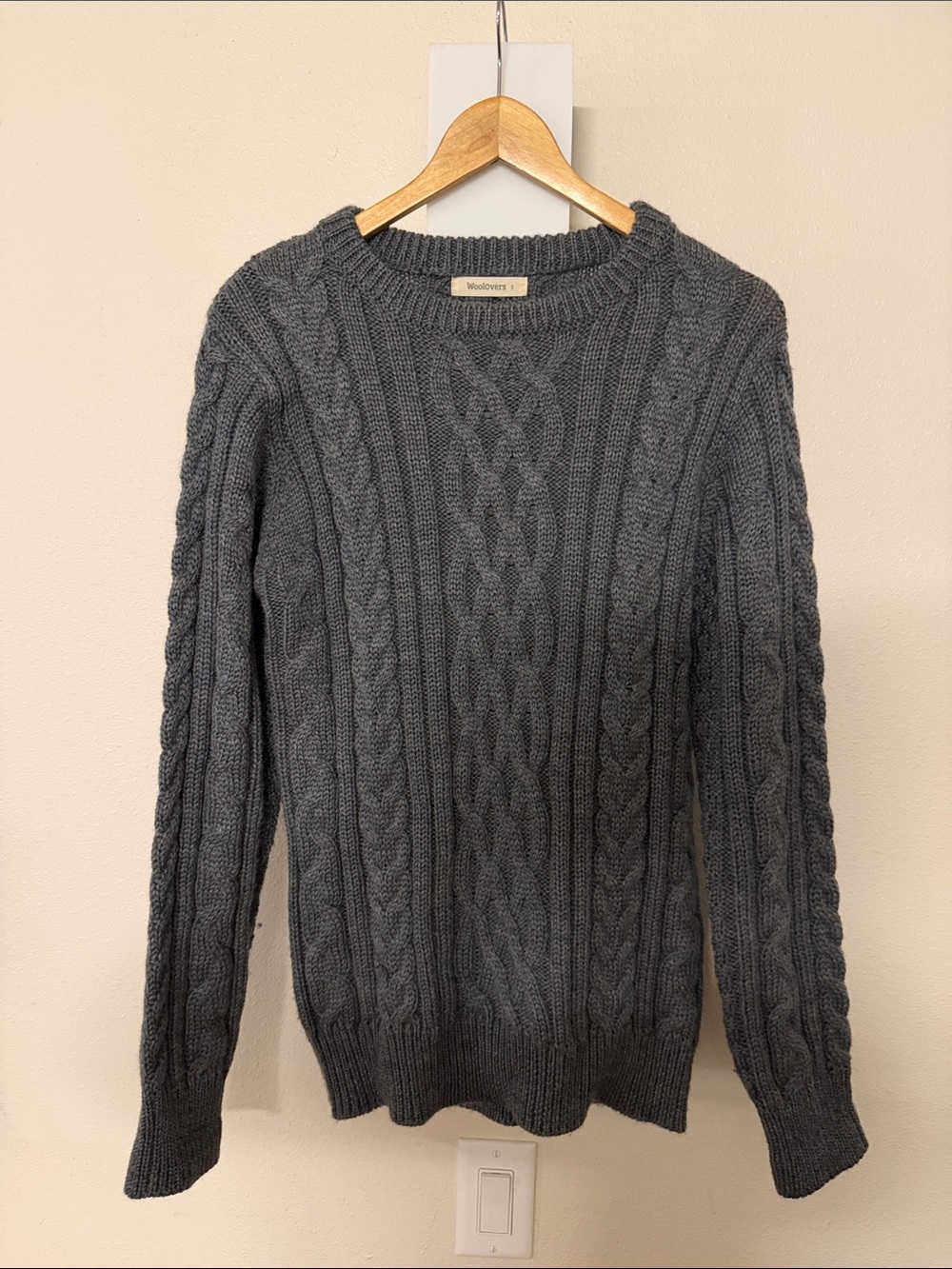 Woolovers Men's Cable Crewneck Sweater - Charcoal Gray B17